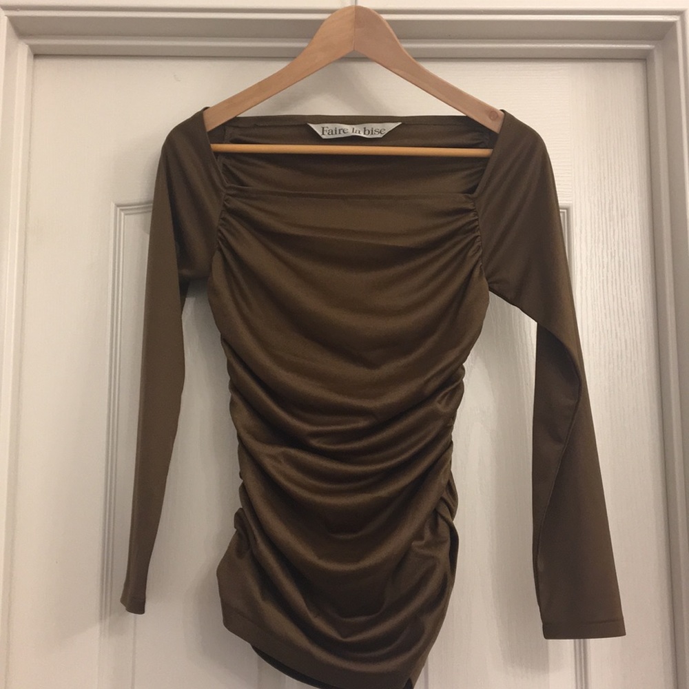 Shoulder off blouse